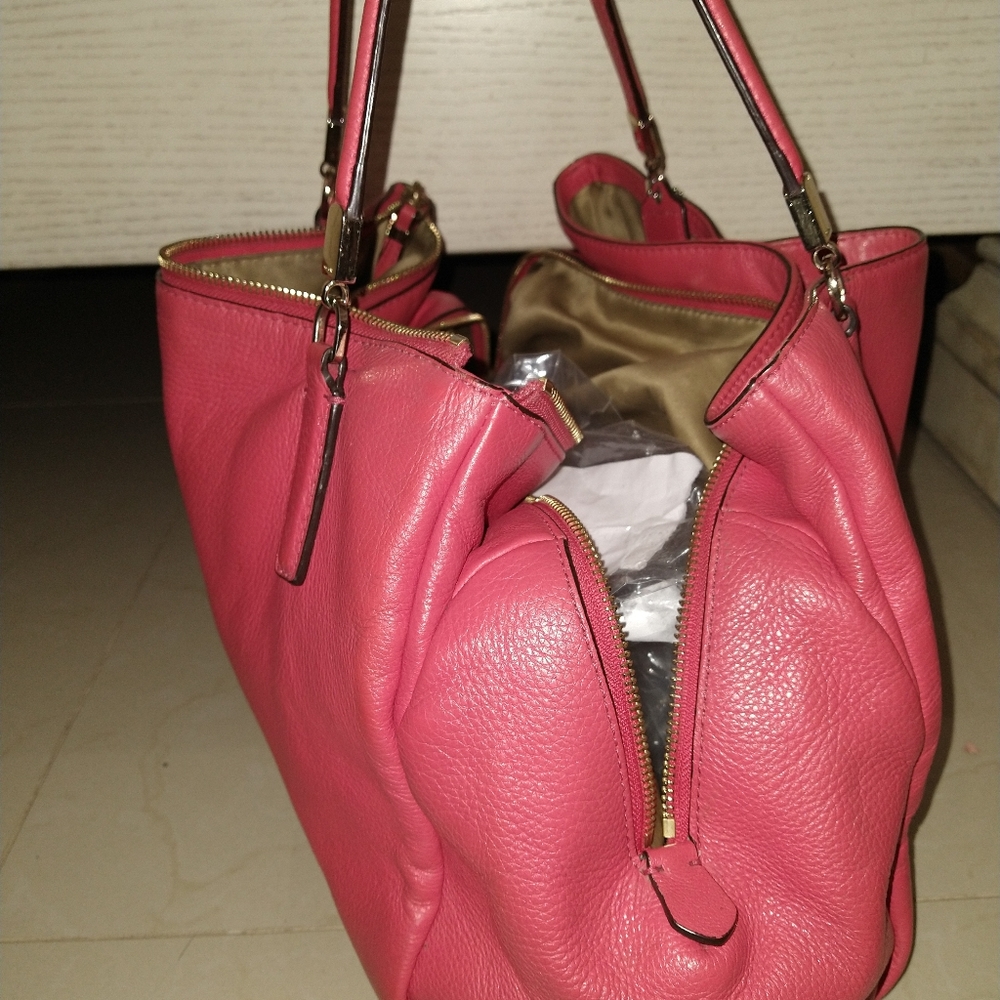 Coach - Picture 2 of 6